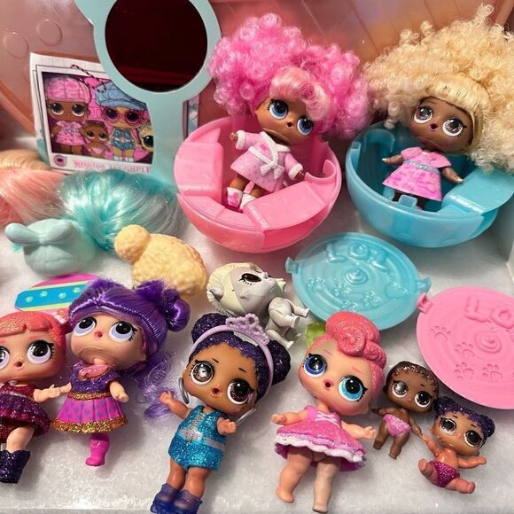 Kids Girls Toy Gold Glitter LOL Surprise Round Case with Dolls & RARE Accessorie - Picture 2 of 10